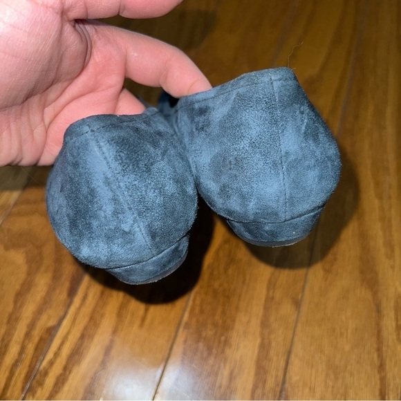 Vaneli Navy Blue Suede Fringe Flats Loafers Size 8.5M - Picture 7 of 8